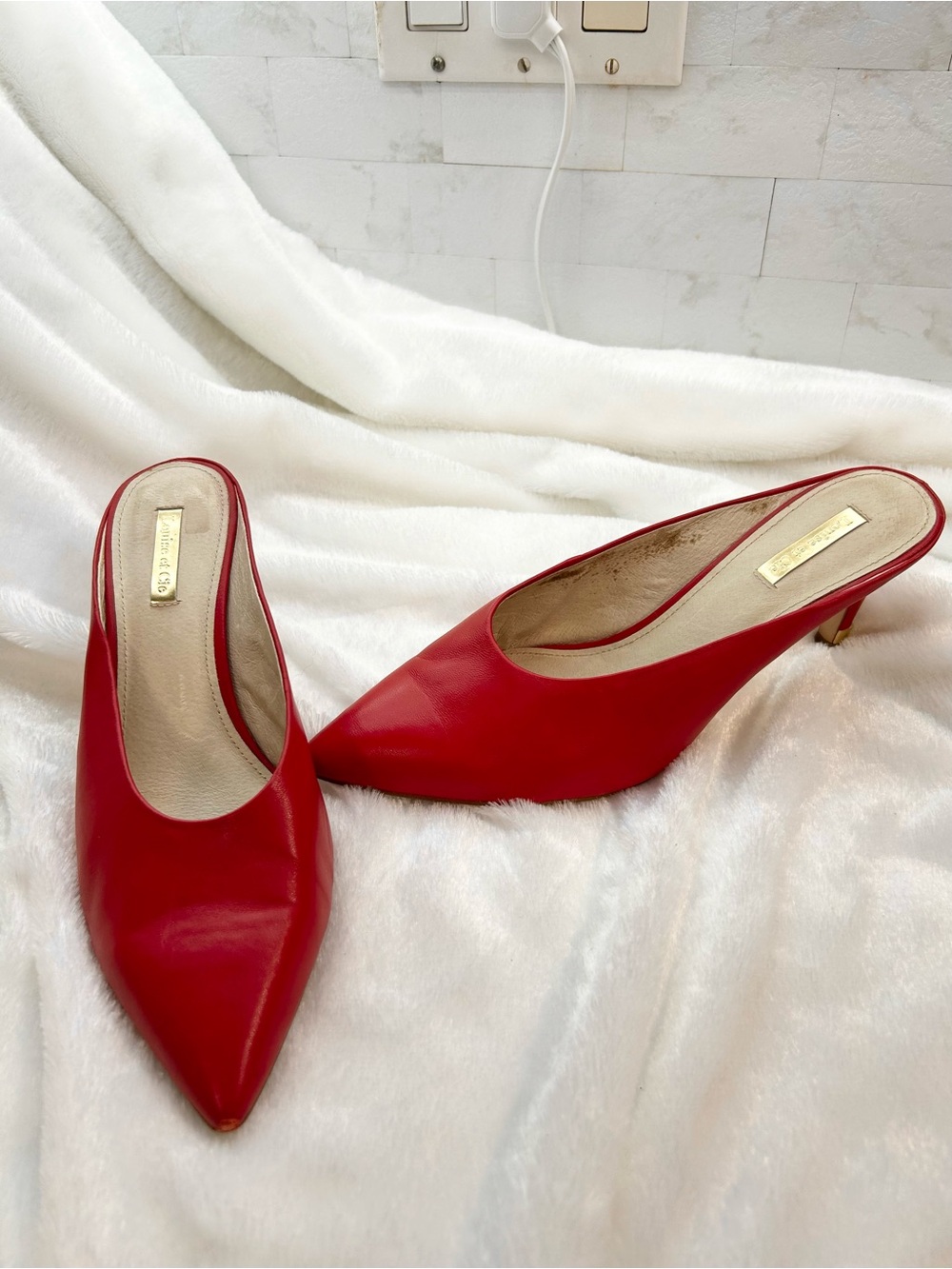 Louise et Cie Red Leather Pointed Toe Mule Heels Size 9.5 / 41
